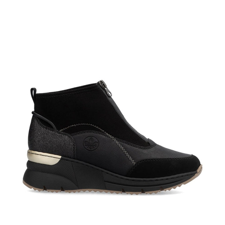 BLACK WEDGE TRAINER BOOT