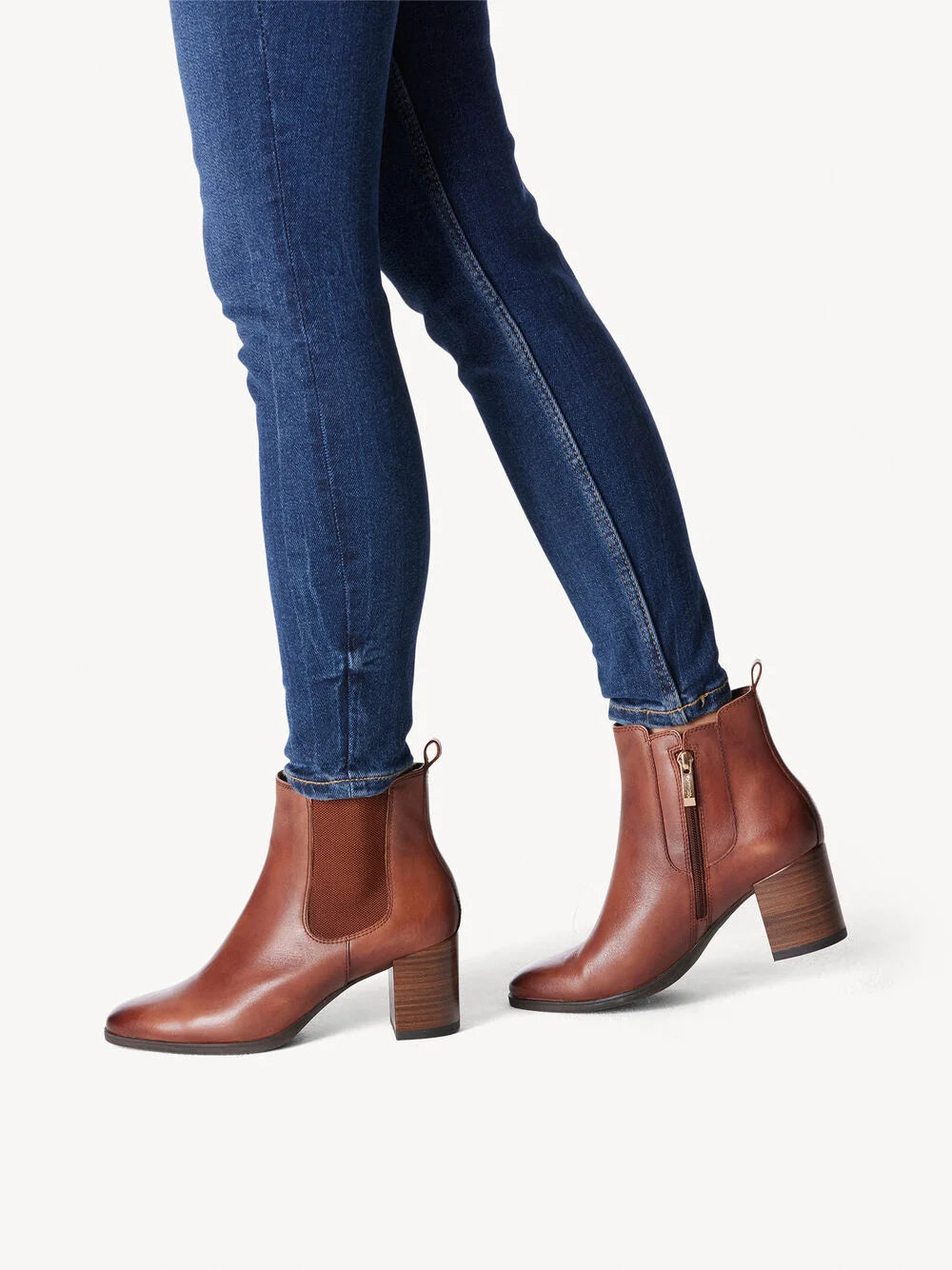 COGNAC LEATHER BLOCK HEEL ANKLE BOOT