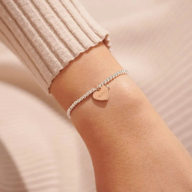 A LITTLE ‘HUGS & KISSES’ BRACELET