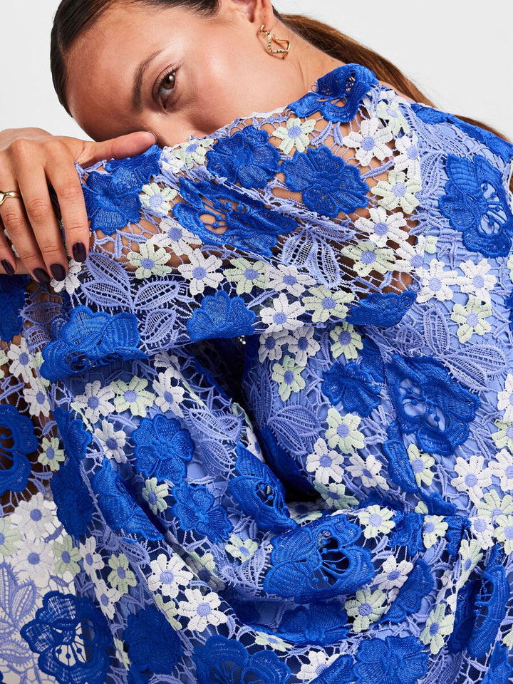 VISTA BLUE LACEDAZE DRESS