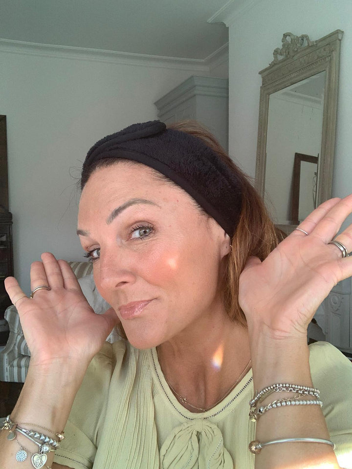 ADJUSTABLE MAKEUP HEADBAND