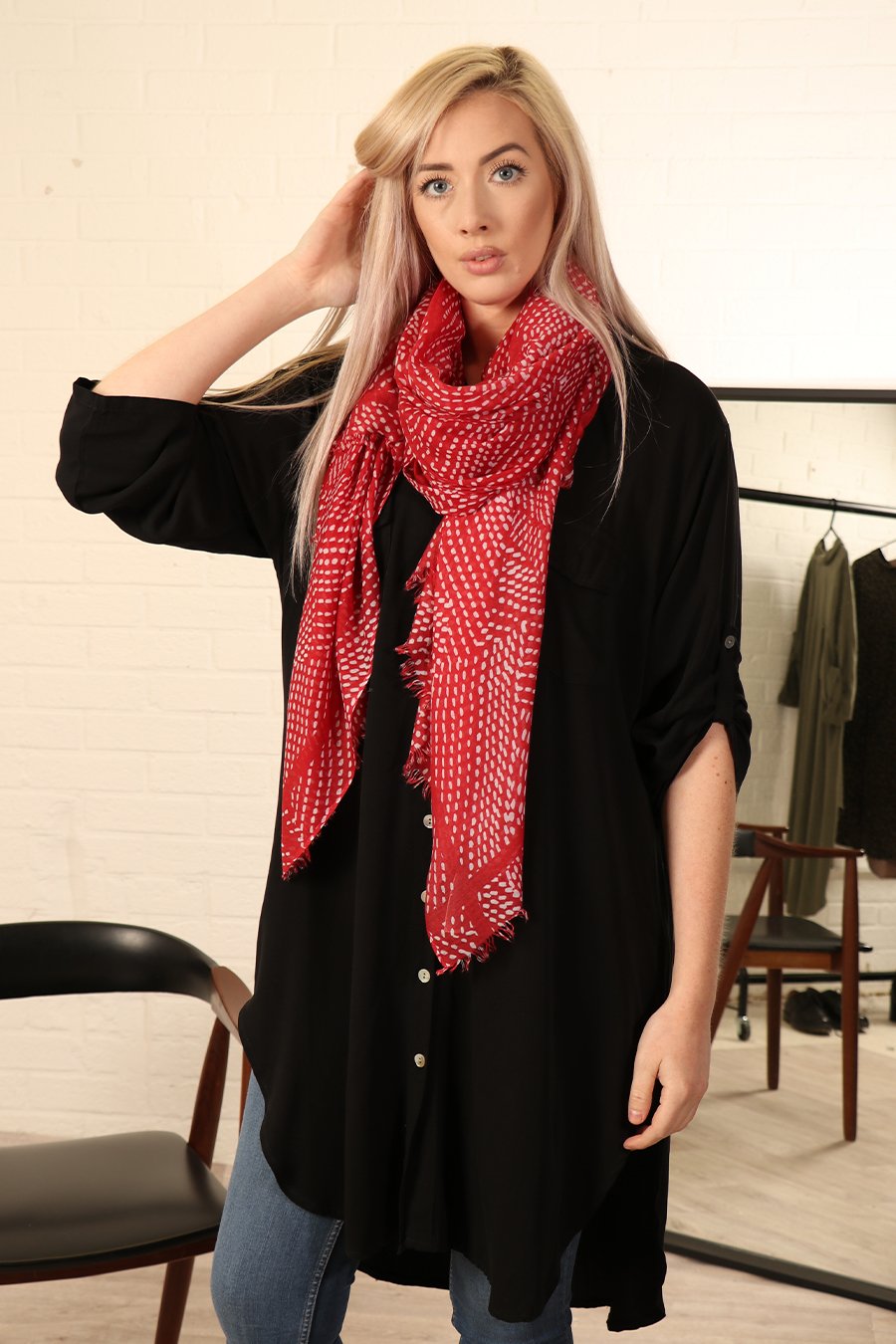 RED SPOT SCARF