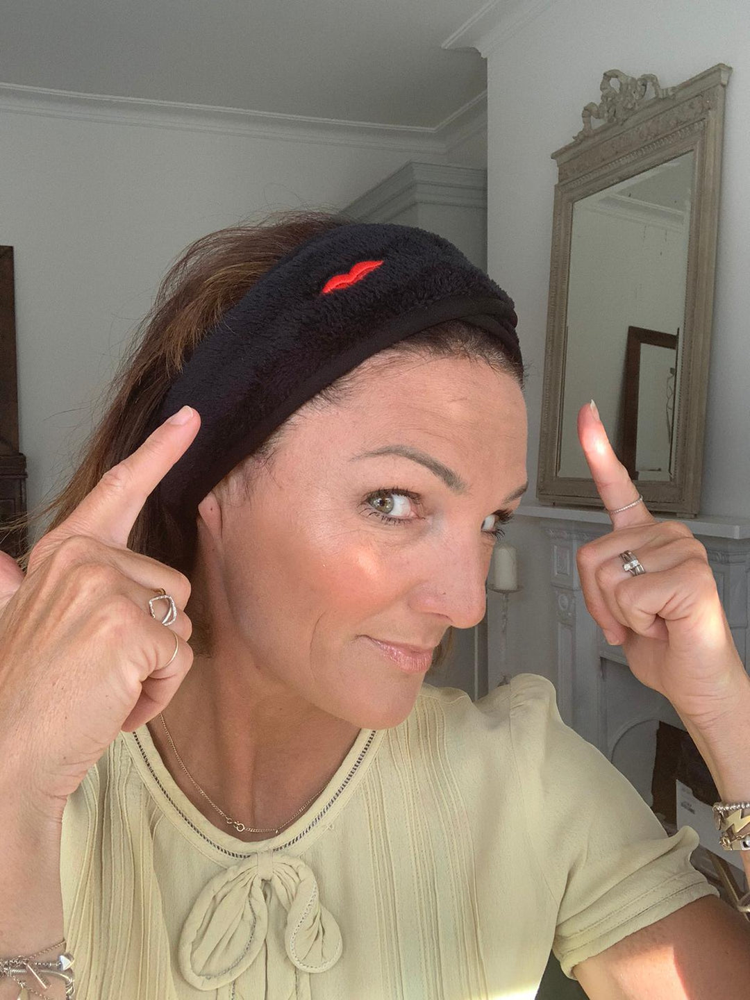 ADJUSTABLE MAKEUP HEADBAND