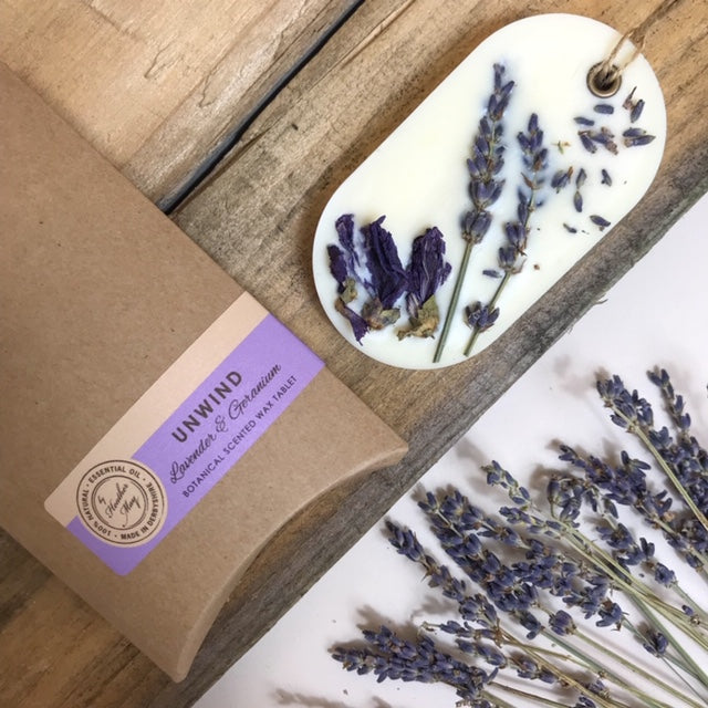 UNWIND BOTANICAL SOY WAX FRAGRANCE HANGER