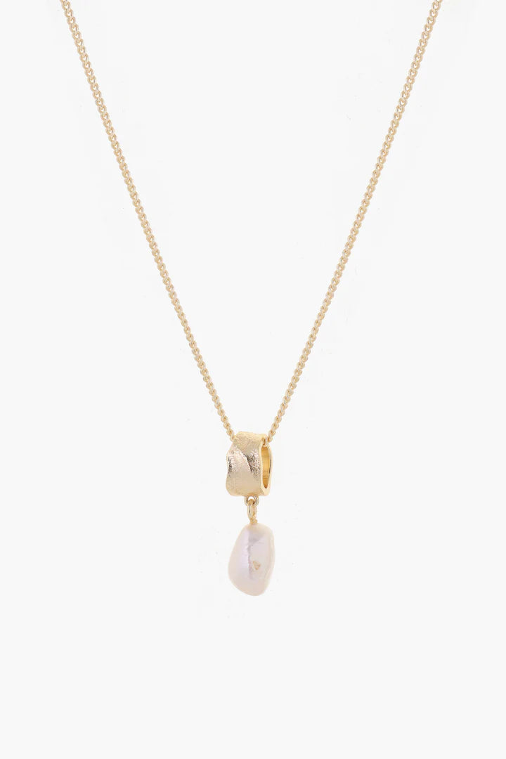 GOLD FRESHWATER PEARL NECKLAC