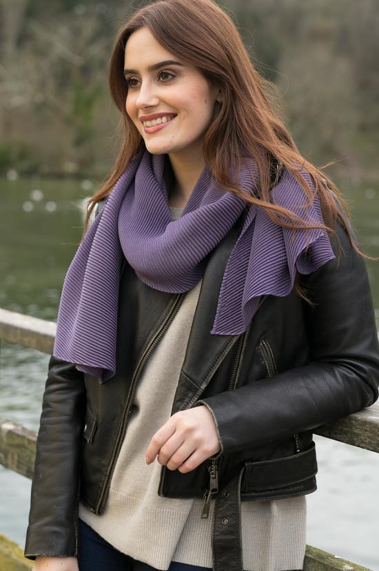 PLEATED SCARF