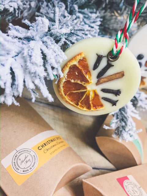 SCENTED DECORATION (CHRISTMAS SPICE) WAX HANGER