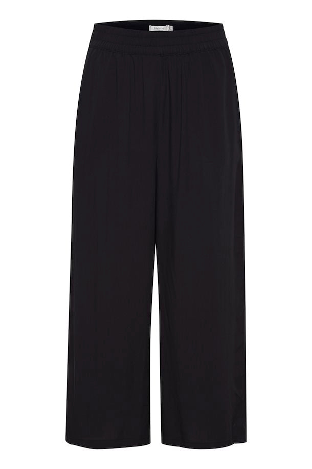 JOELLA BLACK CROP PANTS