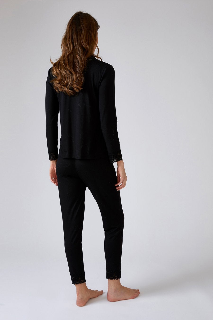 BLACK LACE MODAL PYJAMA SET