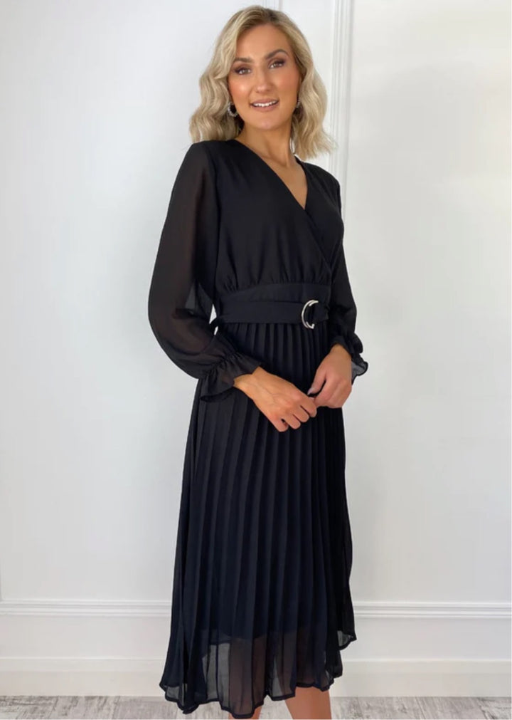 BLACK V-NECK PLEATED DRESS