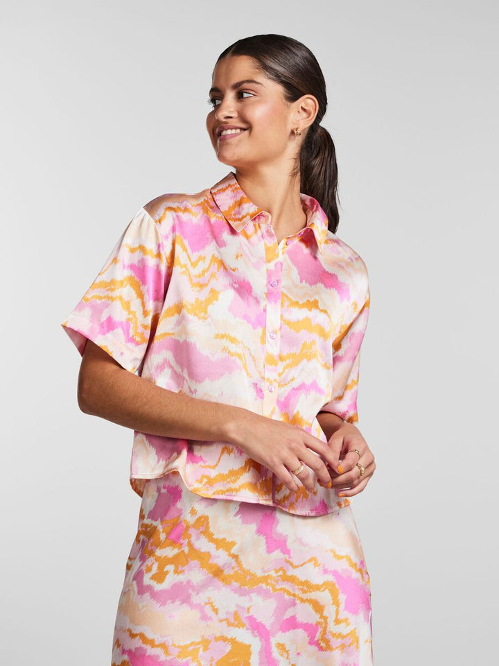 PINK LADY GRAPHIC KERRA BOXY SHIRT
