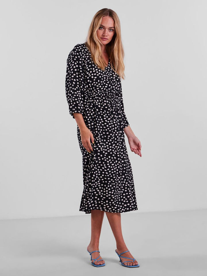 PCNYA BRIGHT WHITE/DOT 3/4 MIDI DRESS