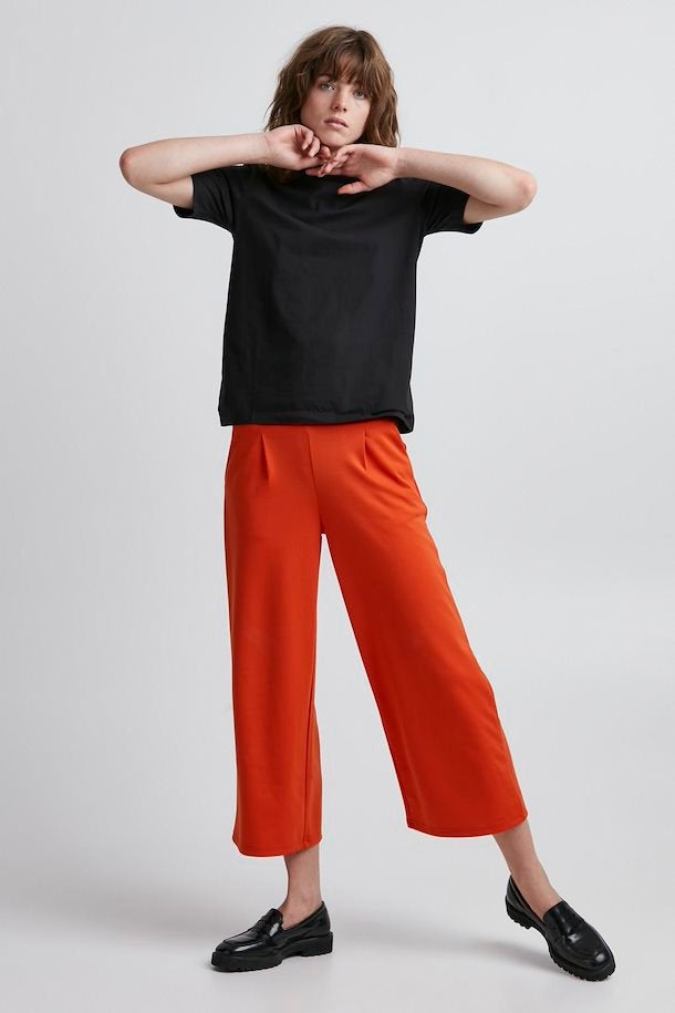 RANIA BLACK ROUND NECK T-SHIRT