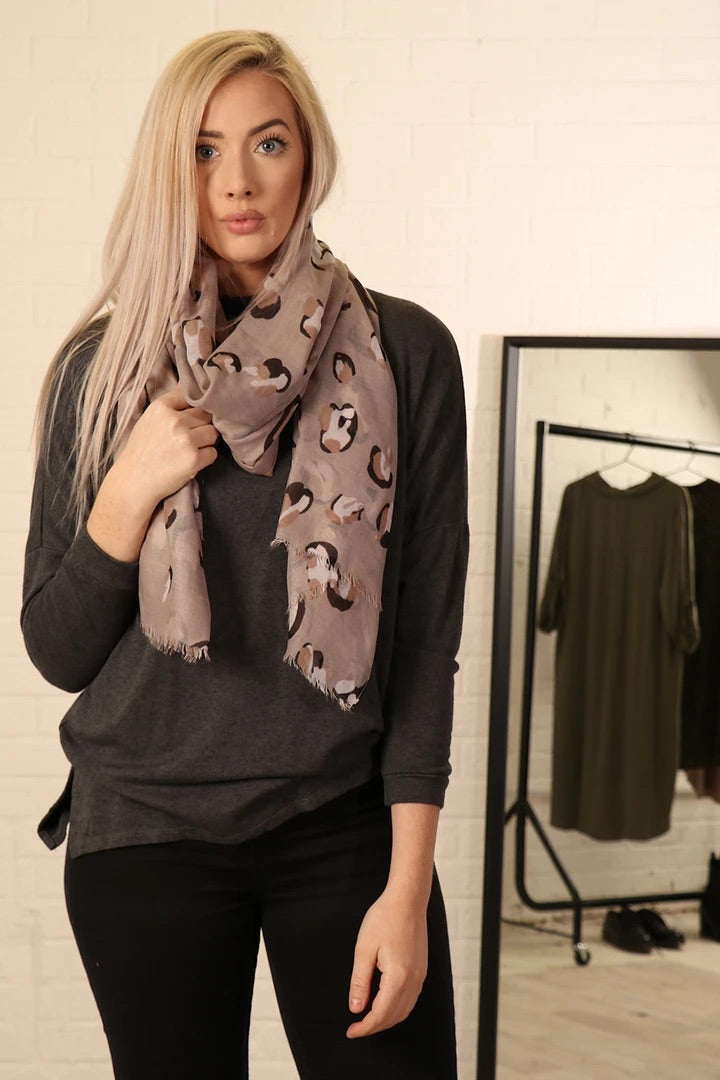 NEUTRAL LEOPARD SCARF