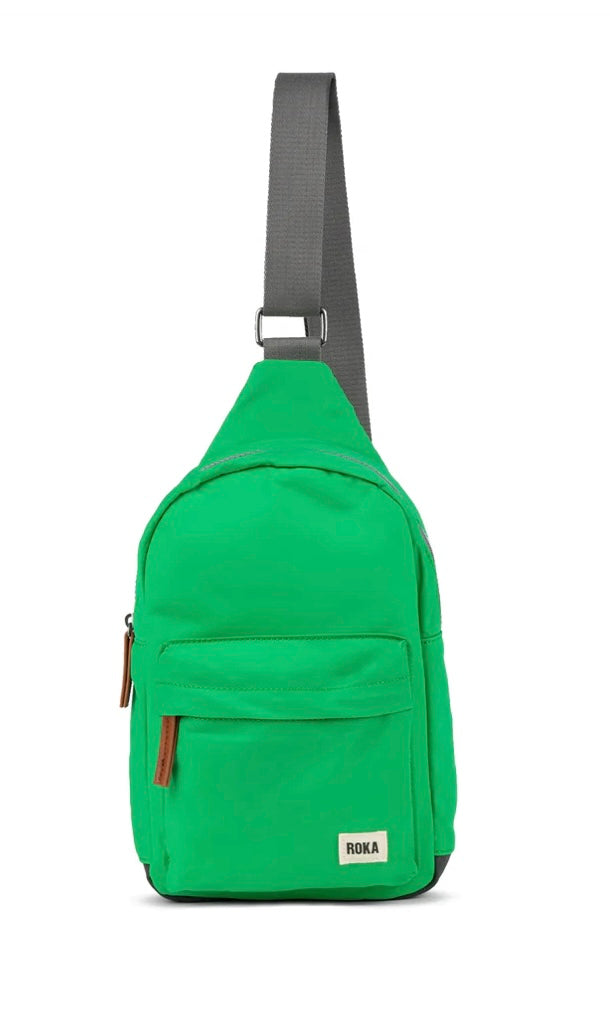 GREEN APPLE WILLESDEN LARGE RECYCLED NYLON SLING BAG
