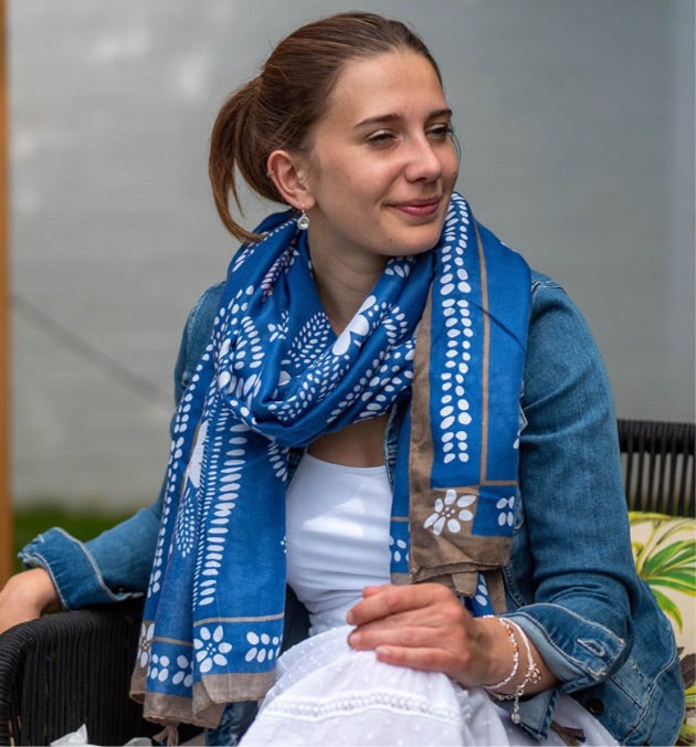 BLUE MIX STENCIL PRINT SCARF WITH TASSELS