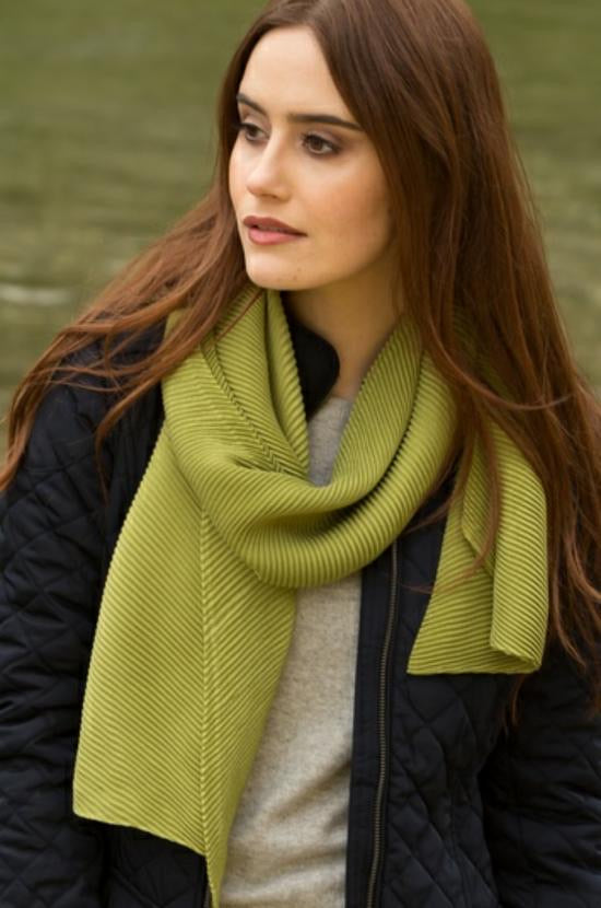 PLEATED SCARF